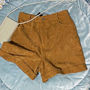Camel cord short